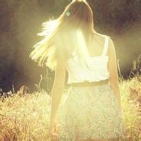 逆光伤感的背影头像图片