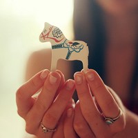 最爱之物在手中头像图片