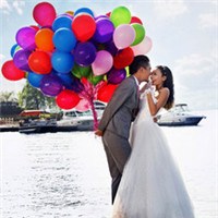 拿着气球的情侣头像图片