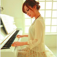 弹钢琴的女生头像图片