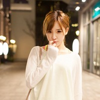 只有上身的美眉头像图片