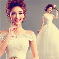 穿着一字肩蕾丝婚纱的新娘头像图片