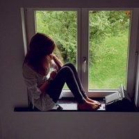 唯美小意境窗边的女孩头像图片