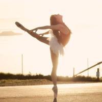 舞蹈中的女孩头像图片