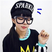 女生带嘻哈帽头像图片