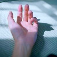 捧着希望的手头像图片