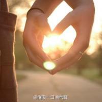 唯美情侣手拖手头像图片