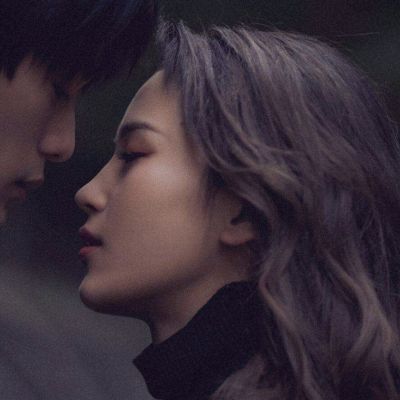 “你不停的翻着评论，只是为了找到那个能替你说出故事的人”(图4)