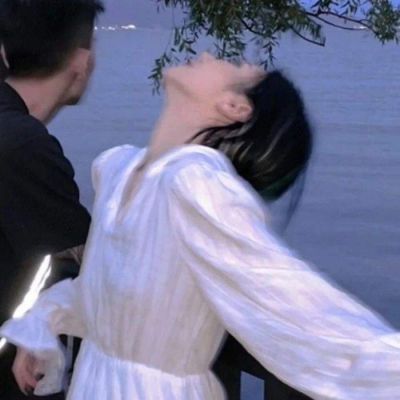 ins真人恩爱情头从不指望任何人心疼我为我扛下所有(图5)