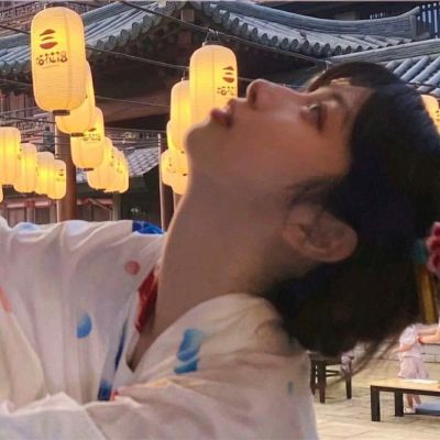 “你不停的翻着评论，只是为了找到那个能替你说出故事的人”(图13)