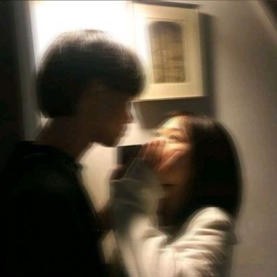 ins 真人恩爱情头可我总是忘记你已经喜欢别人了(图1)