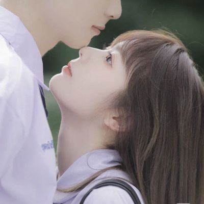 #情侣头像_两个不主动的小朋友是会错过的(图4)