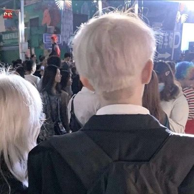 “你不停的翻着评论，只是为了找到那个能替你说出故事的人”(图11)