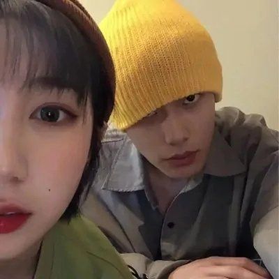 一对两张意境魅力真人情头.翻墙陪你看月亮(图5)