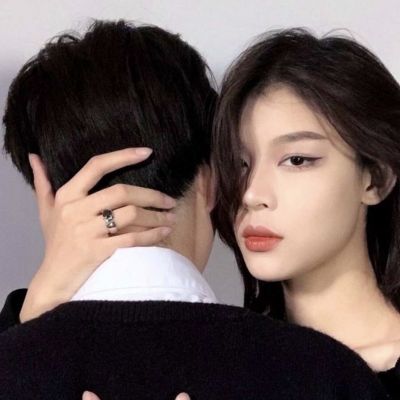 “你不停的翻着评论，只是为了找到那个能替你说出故事的人”(图6)