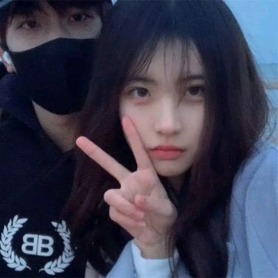 “你不停的翻着评论，只是为了找到那个能替你说出故事的人”(图15)