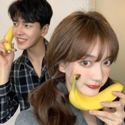 一对两张意境魅力真人情头.翻墙陪你看月亮(图1)