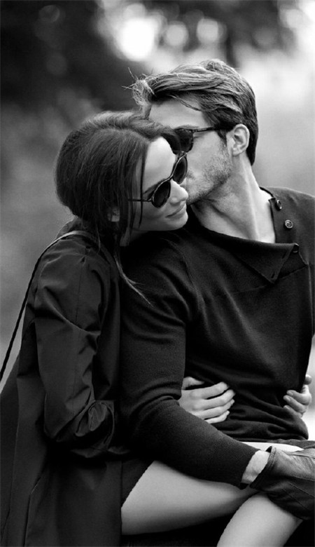 欧美情侣手机壁纸高清黑白 与你相关皆是浪漫(图2)