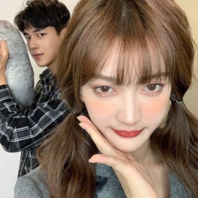 一对两张意境魅力真人情头.翻墙陪你看月亮(图2)