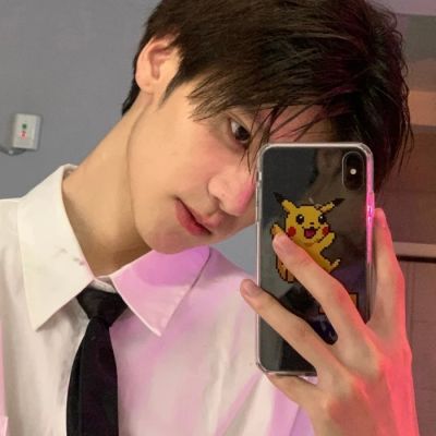 下意识的躲开是因为紧张，回头看是因为喜欢。(图3)