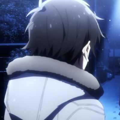 每晚夜里都独自徘徊，仿佛寻找什么，却始终没有答案(图12)