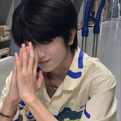 2021超稀有男生头像  慢慢理解世界 慢慢更新自己(图2)