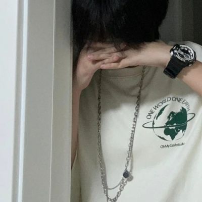 “故事不长，不难概括，简单四字，爱而不得。”(图9)