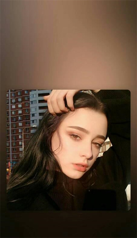 欧美风美女个性空间皮肤 爱不会消失只会转移 (图2)