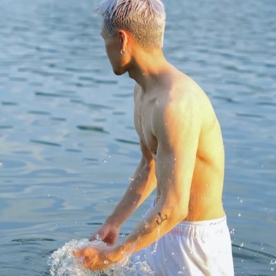 原来市井之处的我们，也都曾望着清冷的月亮(图18)