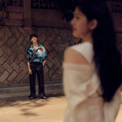 唯美情头“近视的女孩子隔的再远也能看清喜欢的男孩子.”(图3)