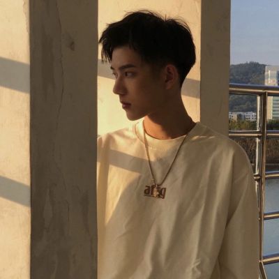 y青春文案馆，禁欲系男生头像(图2)