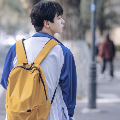 禾白｜干净ins风男生头像(图12)