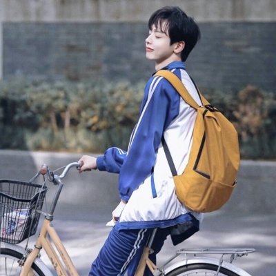 禾白｜干净ins风男生头像(图8)