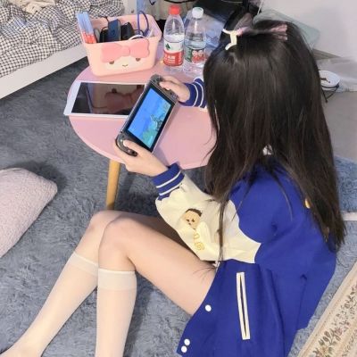 女生头像/果然不同心情听歌感受不同。(图2)