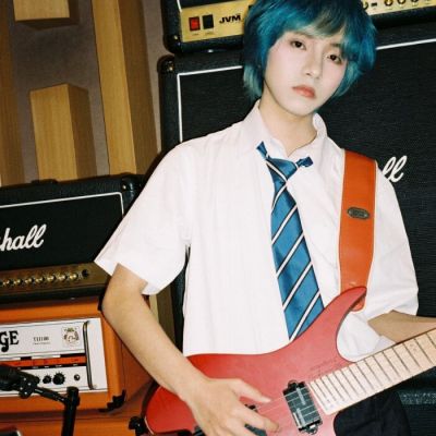 “理智叫我停止，行动叫我放弃，内心让我再等等.”(图17)