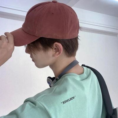 下意识的躲开是因为紧张，回头看是因为喜欢。(图5)