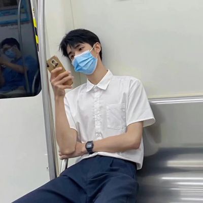 世事千帆过，前方终会是温柔和月光(图1)