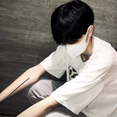 “理智叫我停止，行动叫我放弃，内心让我再等等.”(图10)