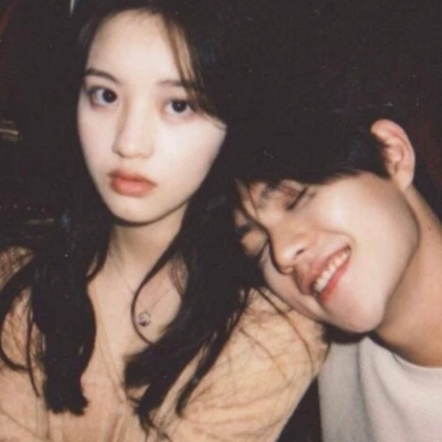 唯美情头“近视的女孩子隔的再远也能看清喜欢的男孩子.”(图2)