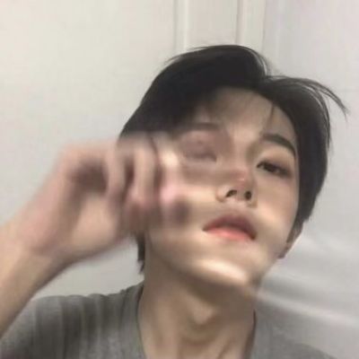 “嘴上说不想恋爱的人，心里大概都装着一个无法拥有的人。”(图17)