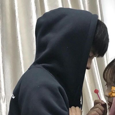 你是藏在云层里的月亮，也是我穷其一生寻找的宝藏(图1)