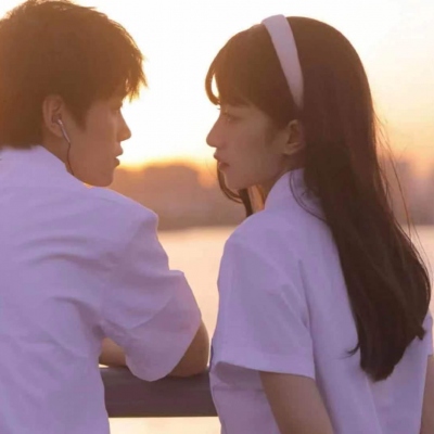 真人情头ins  陷得好深 差点以为这辈子就是你了(图1)