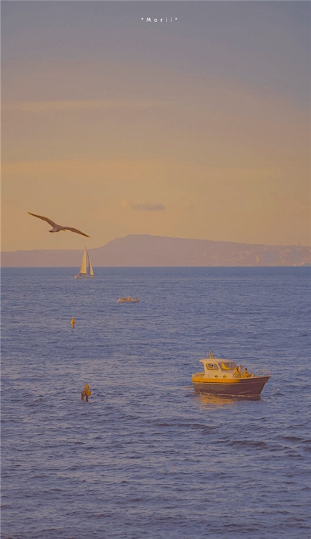 个性男生微信空间背景皮肤 陷入地中海肉桂色的黄昏里 
