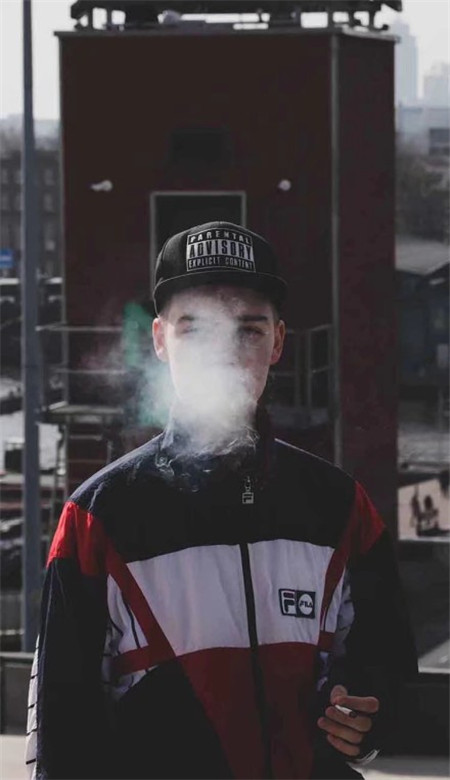 欧美潮男壁纸图片大全霸气 也许我该醒了欺骗自己太累了(图3)