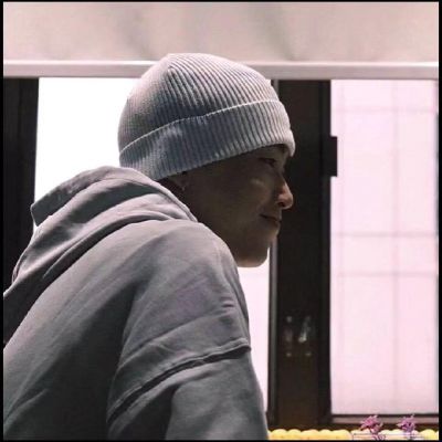 爱是什么呢 爱是今晚想通，明天又沦陷(图1)