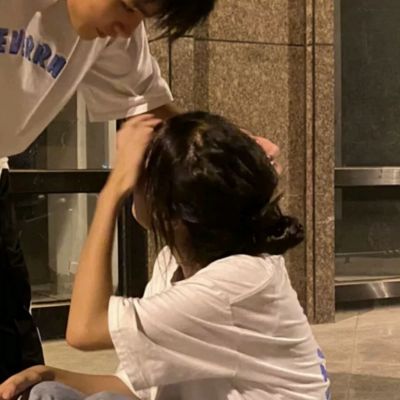 ins真人恩爱情头曾经你是我生命中的氧气如今你也只配当二氧化碳了(图1)