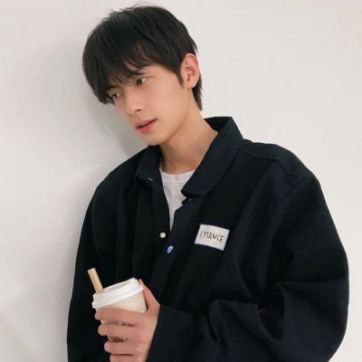 ins小清新文艺范男头少年圈住了我的手腕 我便圈住了我整个浪漫(图3)