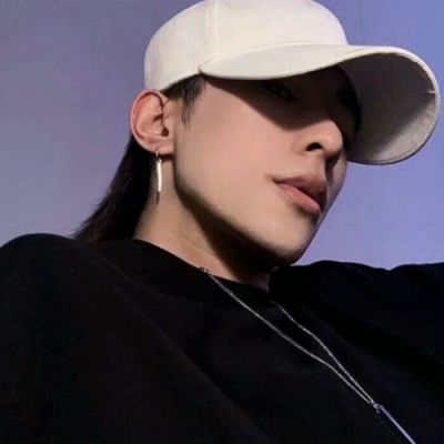 男头/.“假如我只是爱你 事情就简单得多 可是我想要你.”(图4)