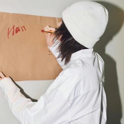 女生意境头像 骨骼里开不出愧疚的花(图4)