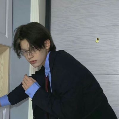 ins小清新文艺范男头少年圈住了我的手腕 我便圈住了我整个浪漫(图5)